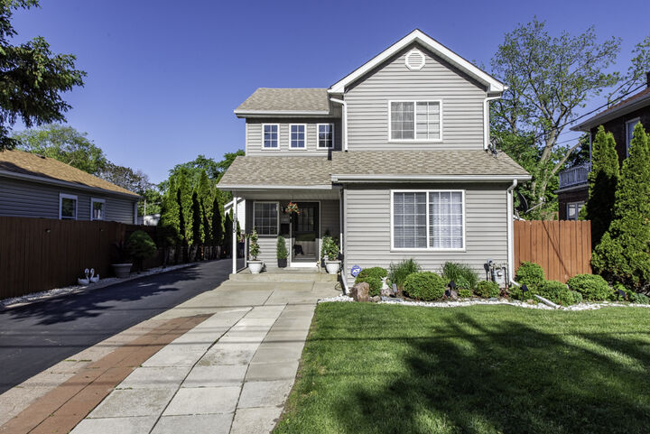 Property Photo:  1615 N Sheridan Road  IL 60085 