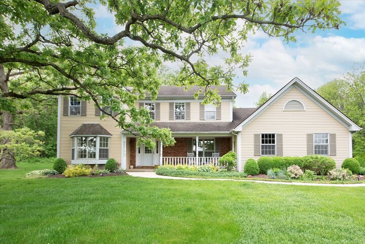 Property Photo: 6N802 Splitrail Lane IL 60175