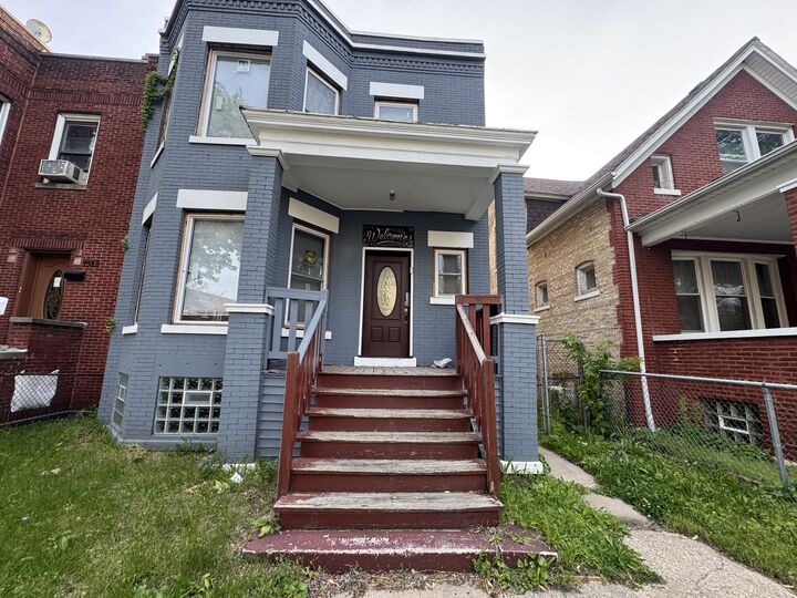 Property Photo: 7324 S Blackstone Avenue IL 60619