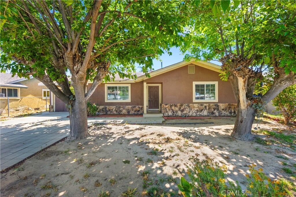 Property Photo:  452 S Harvard  CA 92543 