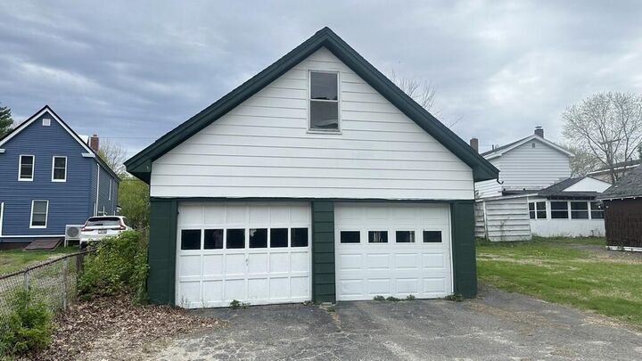 Property Photo:  41 York Street  ME 04462 