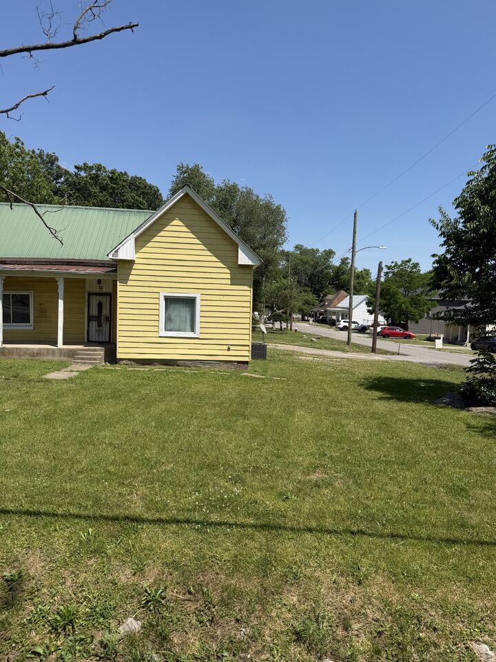 Property Photo: 1508 S Main St TN 37172