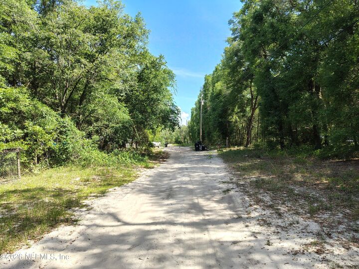 Property Photo: 7202 Notre Dame Street FL 32656