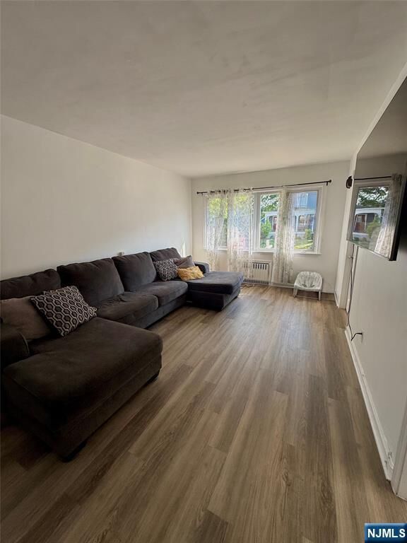 Property Photo:  103 E Pleasant Avenue 1  NJ 07607 