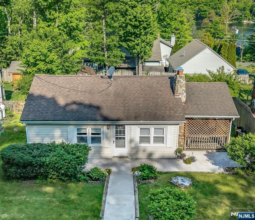 Property Photo:  70 Tamarack Trail  NJ 07460 