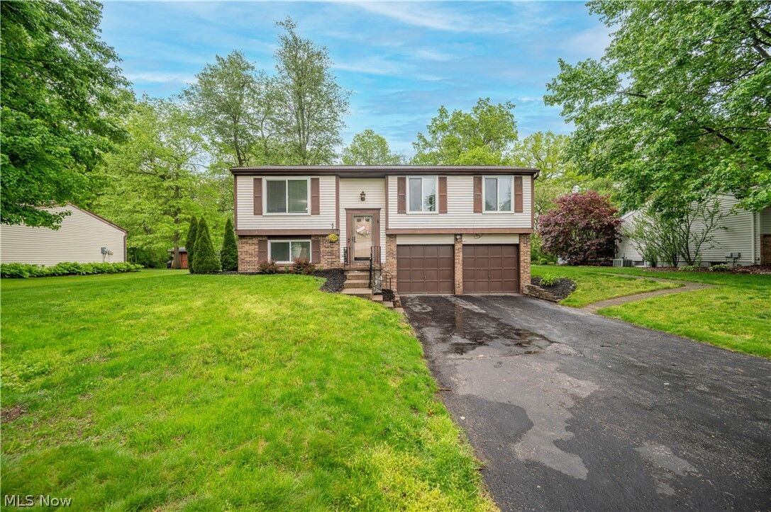 Property Photo:  1431 Raccoon NE  OH 44484 