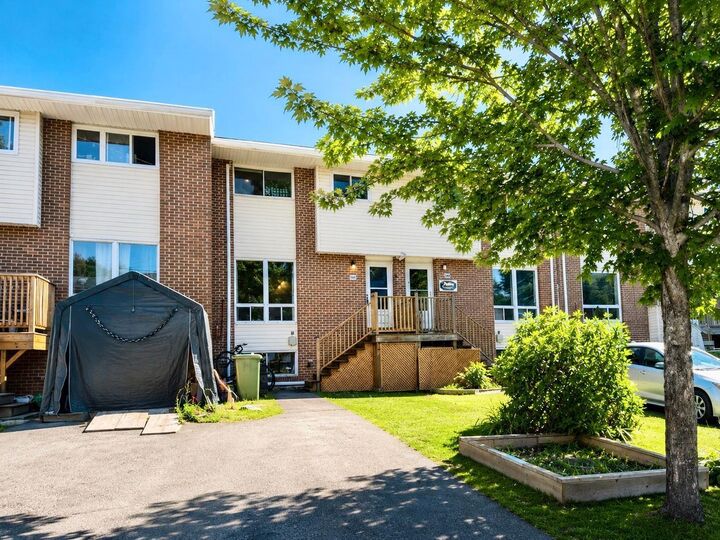 541 Arklow Drive — photo 1