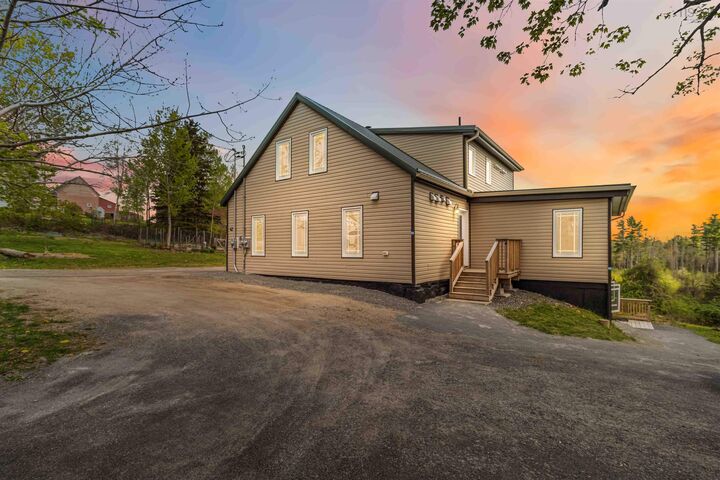 42 Cornwall Road — photo 1