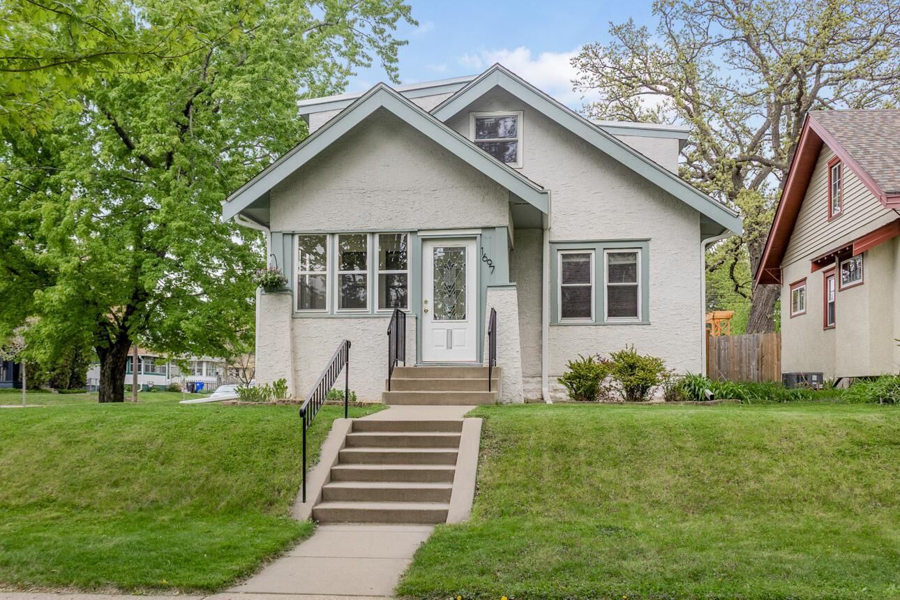 Property Photo:  1697 Taylor Avenue  MN 55104 