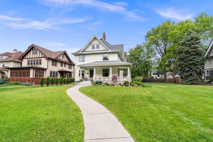 Property Photo:  1617 Summit Avenue  MN 55105 