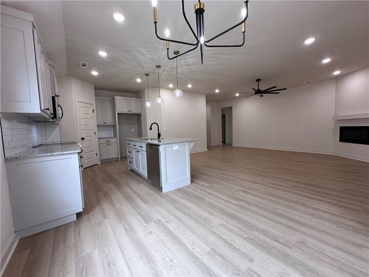 Property Photo:  1728 Gerald Shay Road  AR 72734 
