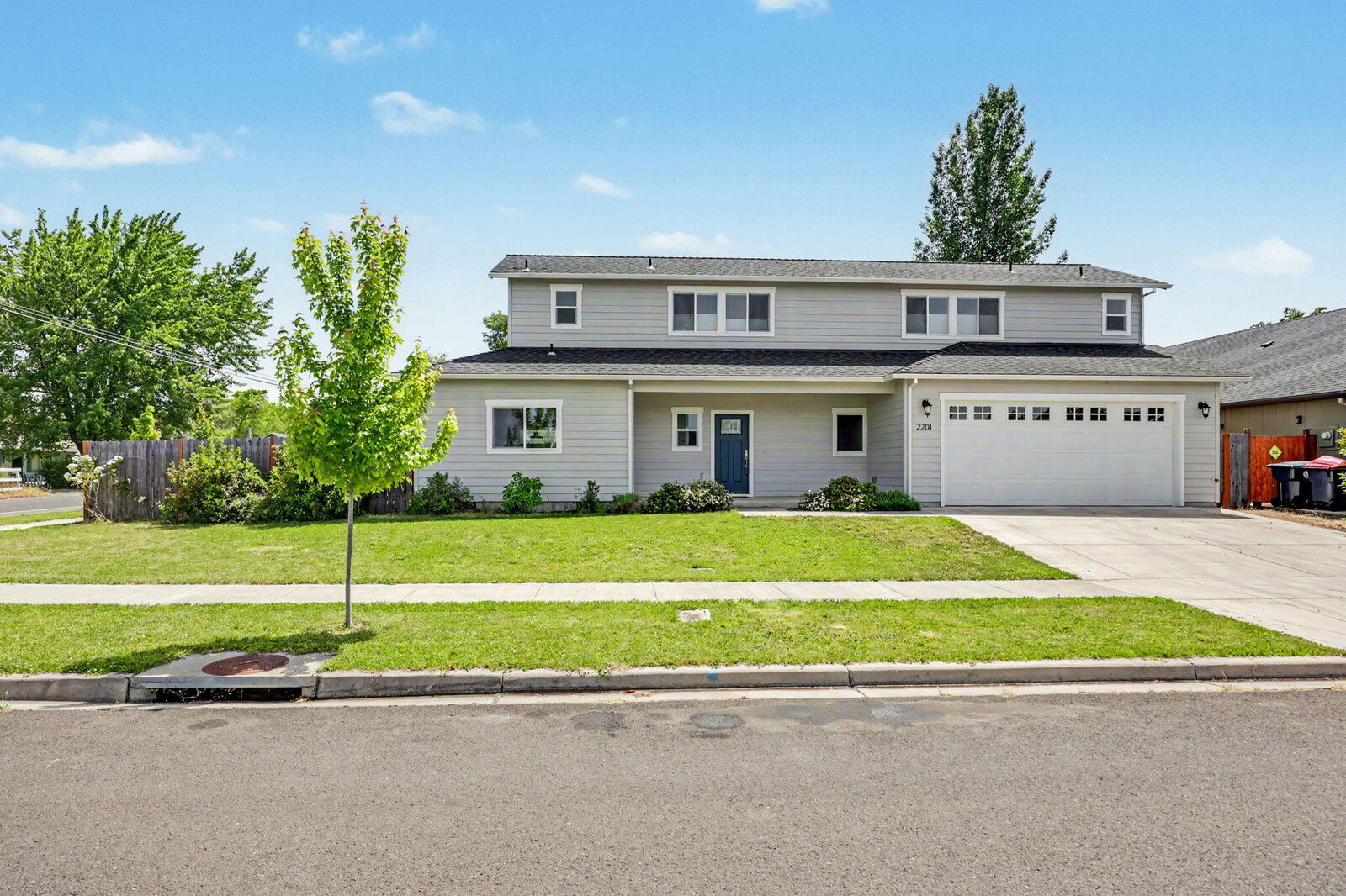 Property Photo:  2201 Westwood Drive  OR 97501 
