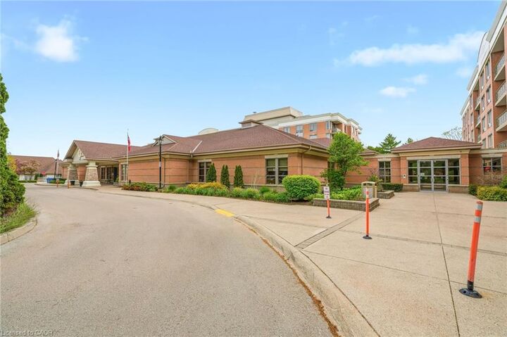 Property Photo:  100 Burloak Drive 1415  ON L7L 6P6 
