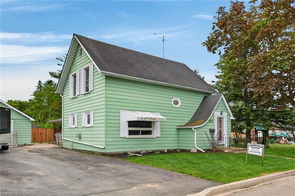 Property Photo: 827 Pine Street ON N1A 2M6