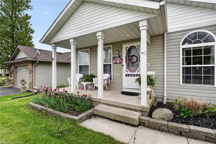 Property Photo: 11 Rochelle Crescent ON L0S 1N0