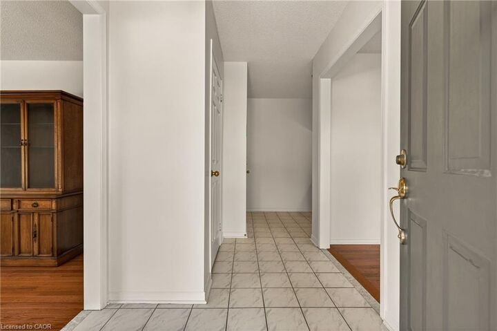 Property Photo:  11 Pirie Drive 19  ON L9H 6Z6 