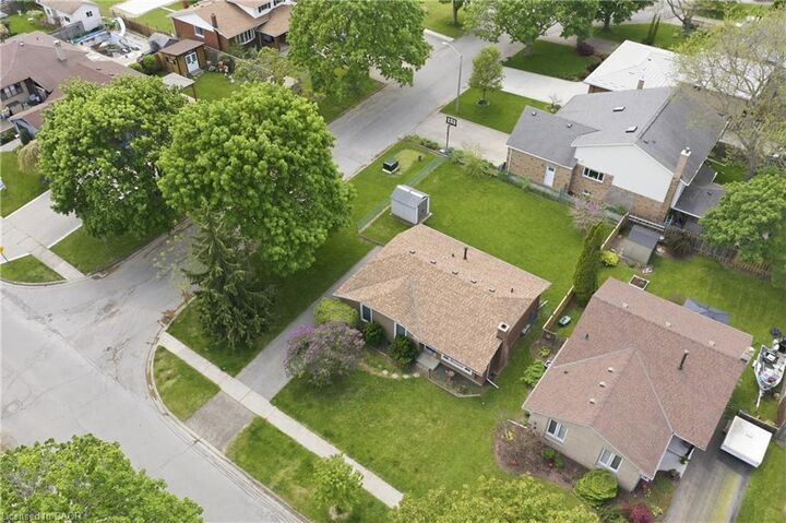 Property Photo: 31 Willcher Drive ON L2M 7C6