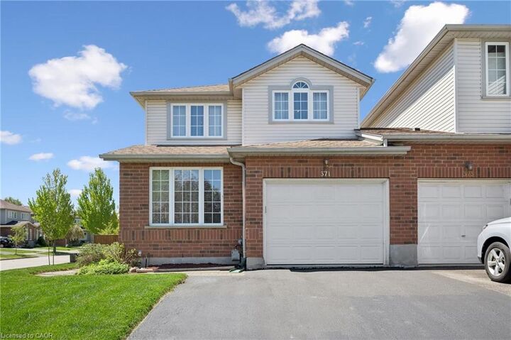 371 University Downs Crescent — photo 1