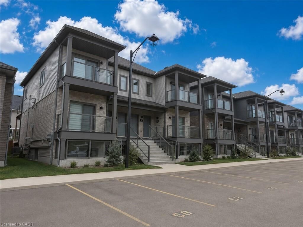 Property Photo:  205 West Oak Trail 32  ON N2R 0R9 