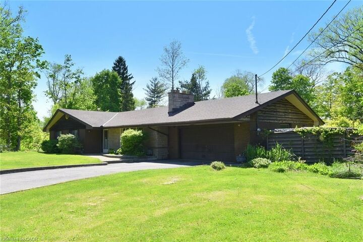 Property Photo:  938 Courtland Drive  ON L9G 3L1 