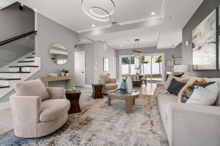 Property Photo:  28 Wilson Cir 28  MA 02461 
