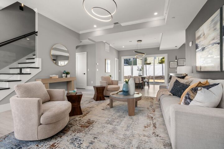 Property Photo:  28 Wilson Cir 28  MA 02461 