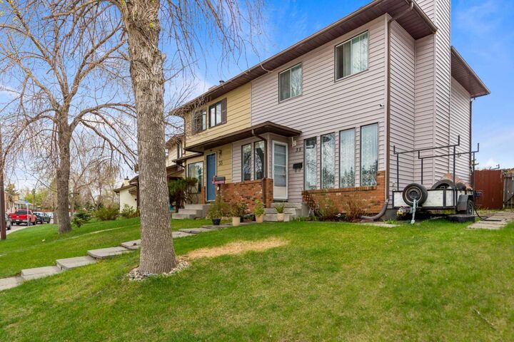 Property Photo: 35 Templemont Drive NE AB T1Y 4Z5