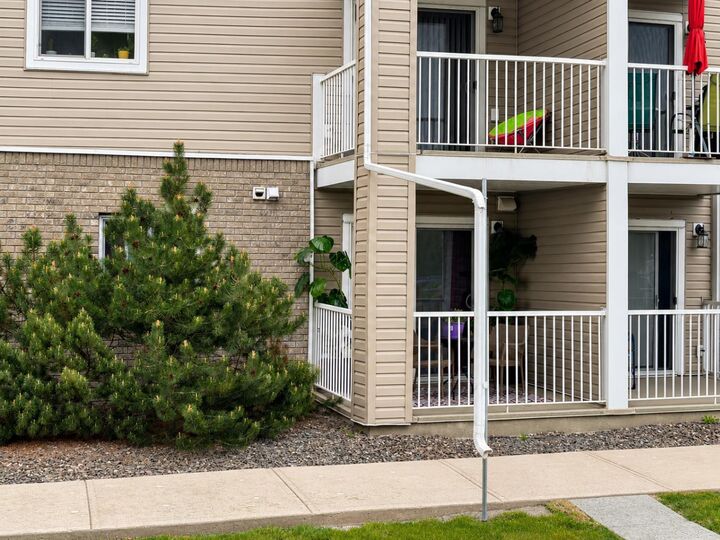 Property Photo: 11220 104 Avenue 103 AB T8V 2Z1