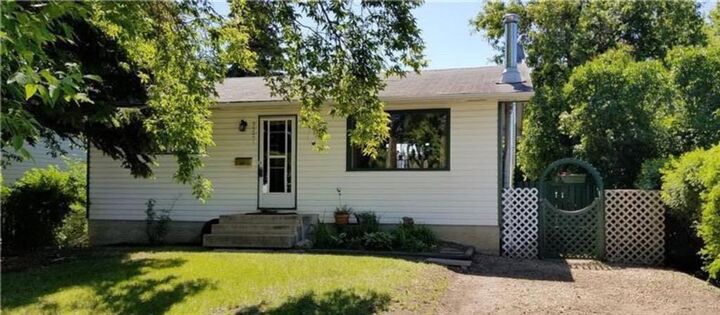Property Photo: 9321 101 Avenue AB T8W 0W5