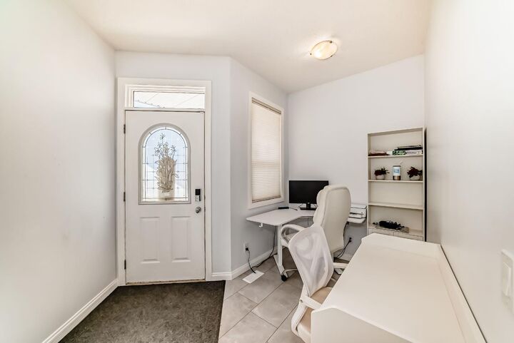 Property Photo:  124 Royal Manor NW  AB T3G 5T6 