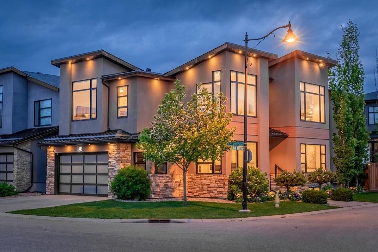 Property Photo:  81 West Point Close SW  AB T3H 0X4 
