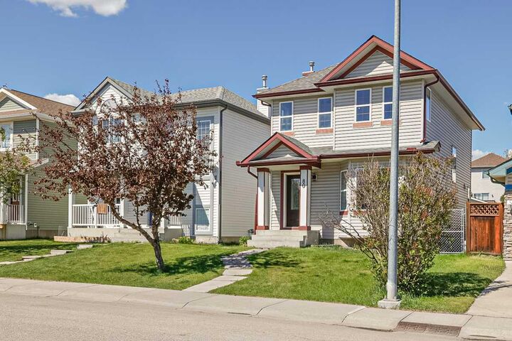 Property Photo:  80 Covewood Green NE  AB T3K 5G5 