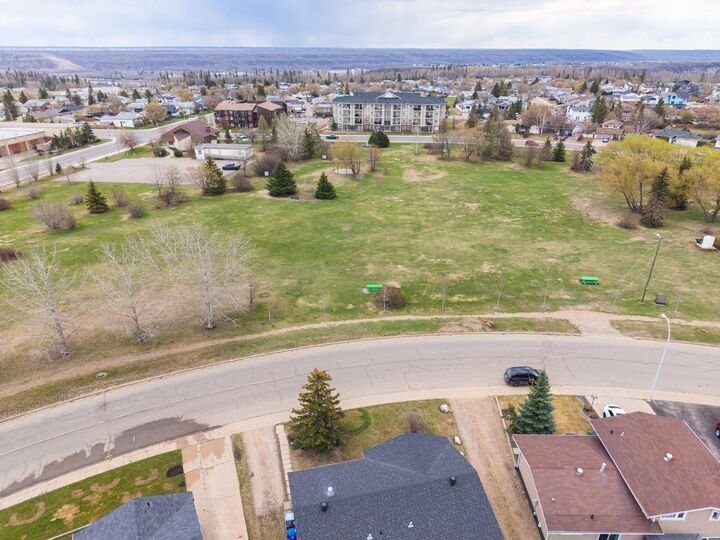 Property Photo: 145 Hillcrest Drive AB T9H 3T7