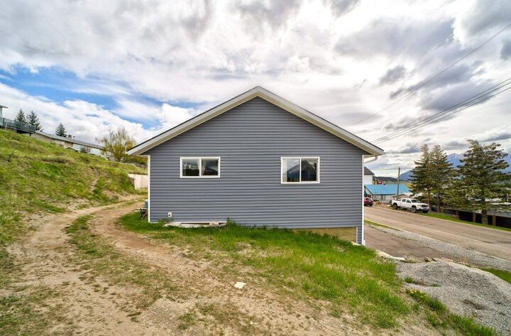 Property Photo:  8501 21 Avenue  AB T0K 0M0 