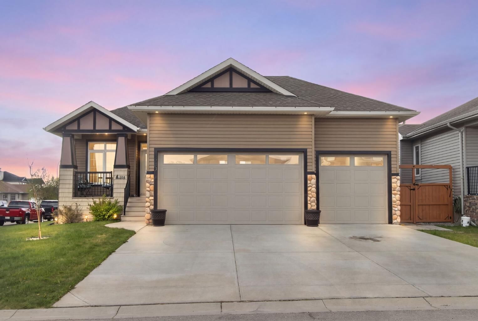 Property Photo: 504 Harrison Court AB T0M 0S0