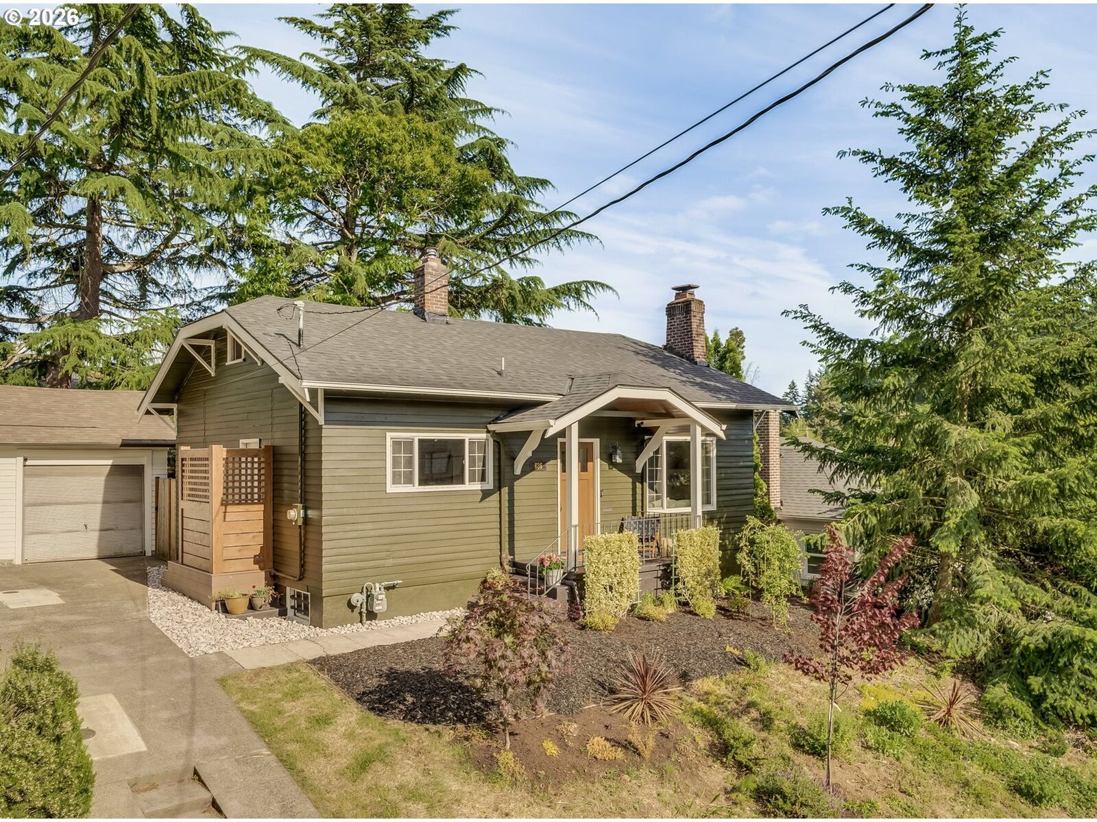 Property Photo: 636 SE 68th Ave OR 97215