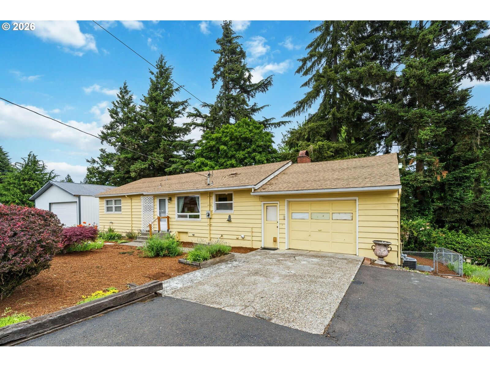 Property Photo: 1116 NE 65th St WA 98665