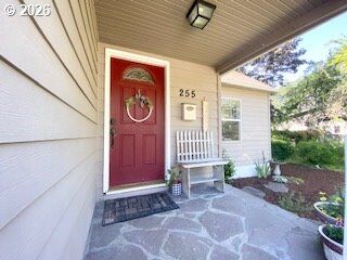 Property Photo: 255 W Fairfield St OR 97027