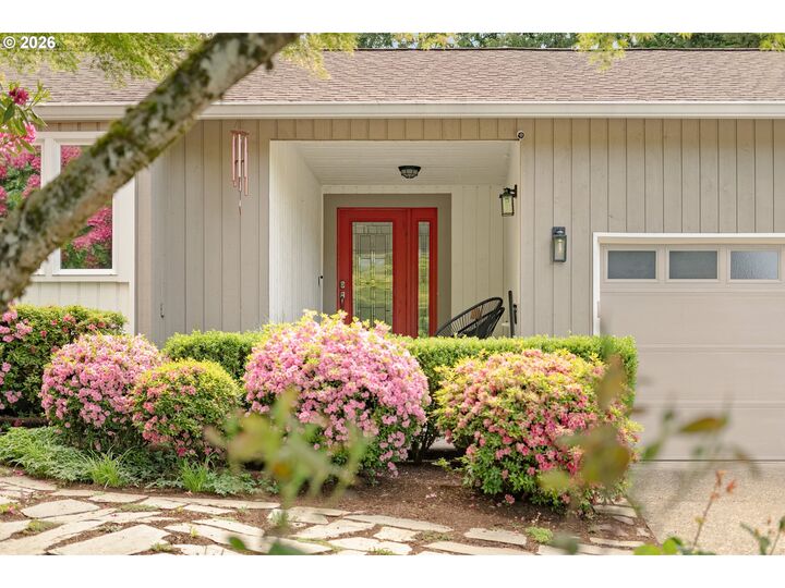 Property Photo:  7118 SW Canby Ln  OR 97223 