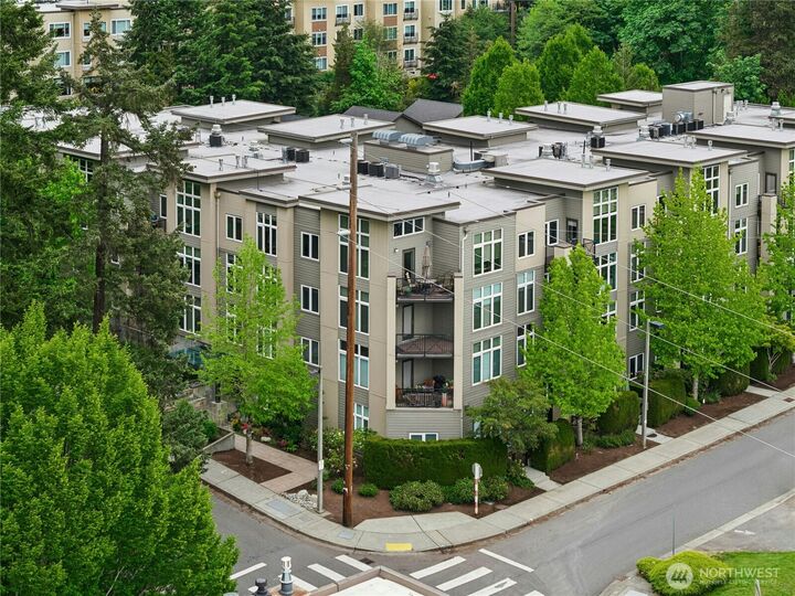 Property Photo:  150  102nd Avenue SE 105  WA 98004 