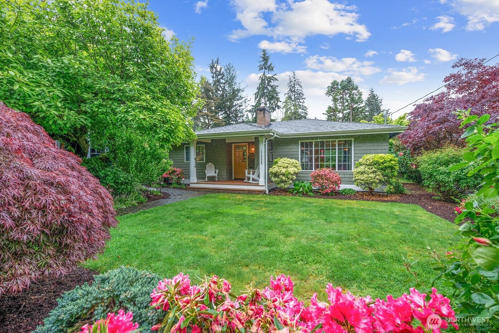 Property Photo:  11225 NE 53rd Street  WA 98033 