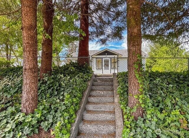 Property Photo: 541 S 3rd Street S WA 98557