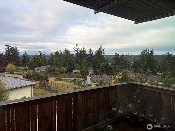 Property Photo:  735  P Street  WA 98368 