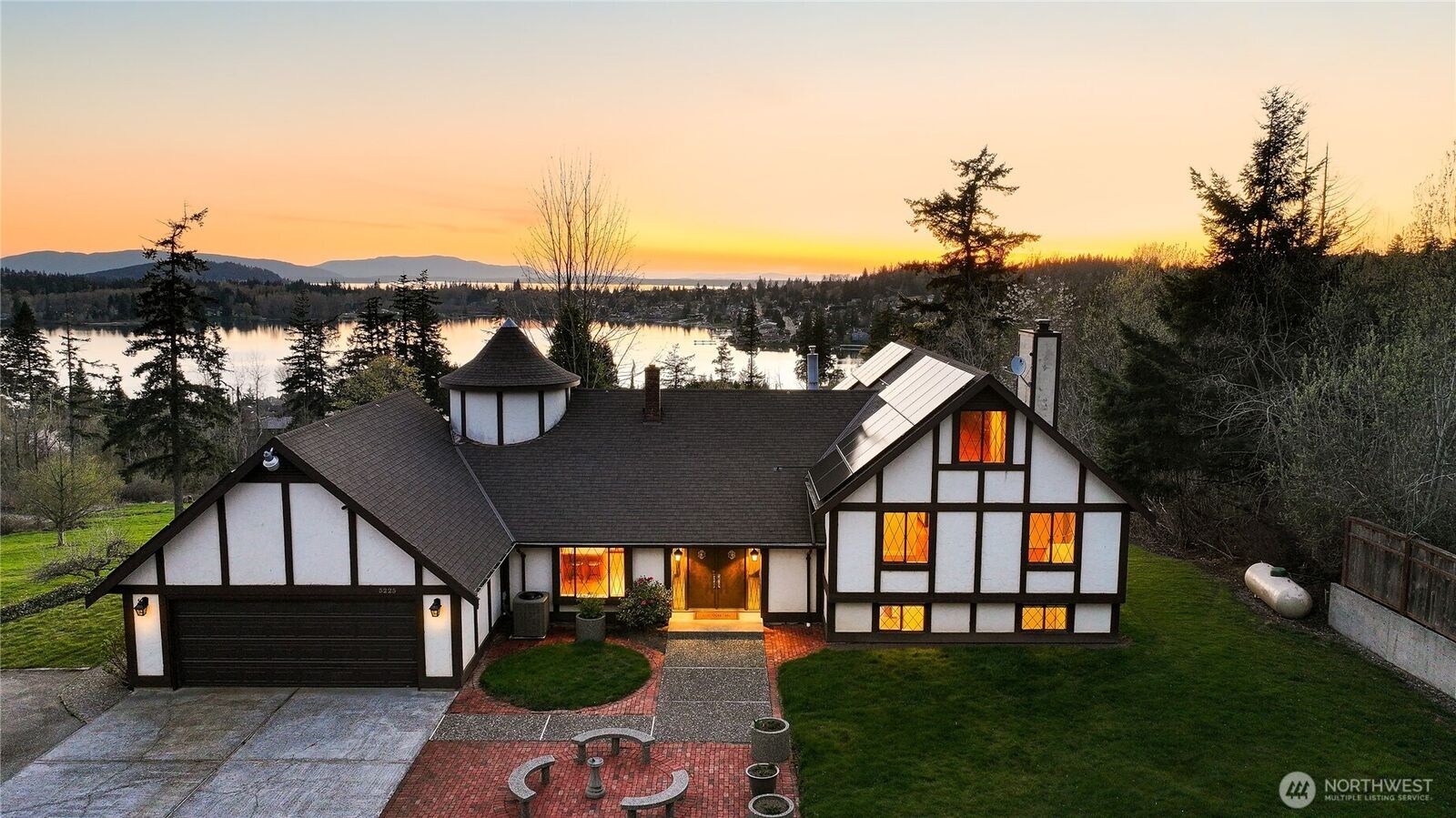 Property Photo: 5225 E North Street WA 98226