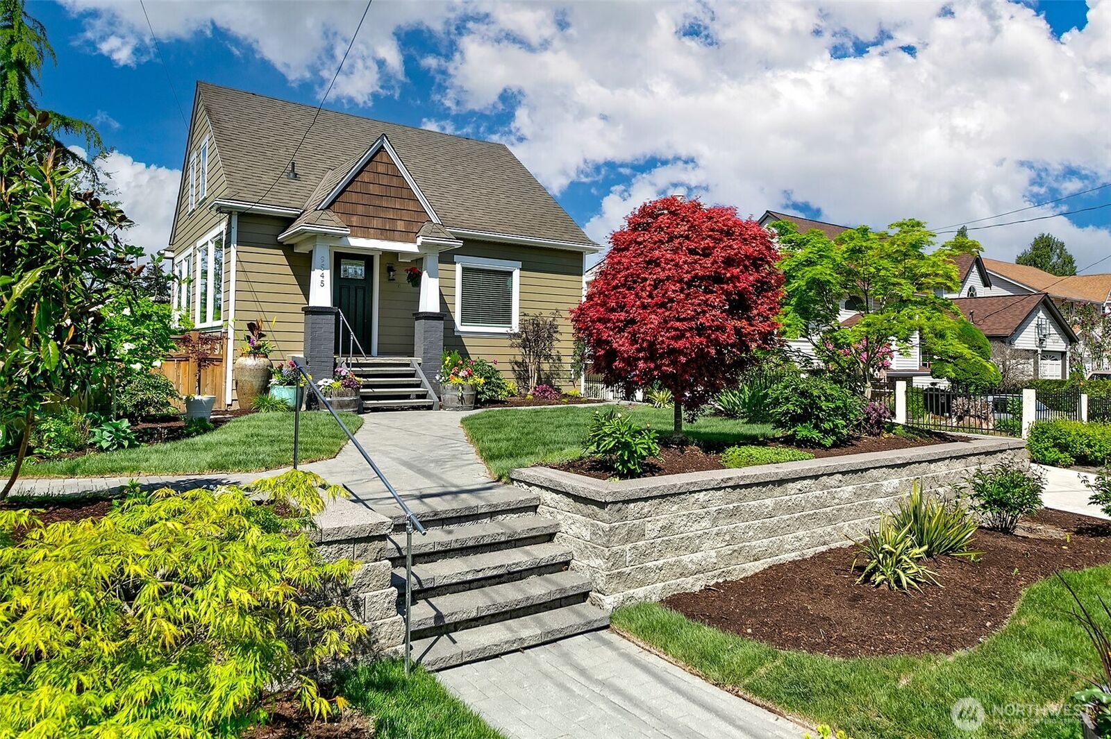 Property Photo: 9545 2nd Avenue NW WA 98117