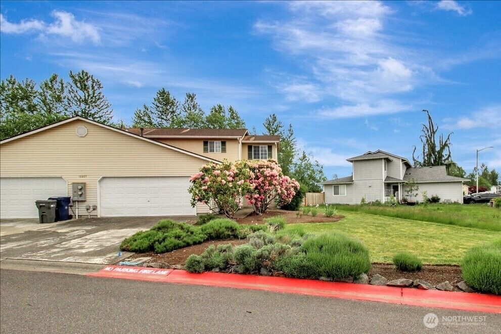 Property Photo:  16805  41st Drive NE B  WA 98223 