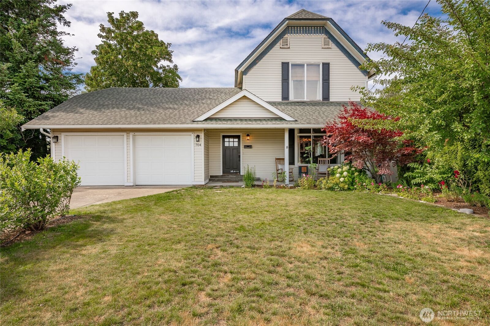 Property Photo:  704  Glenning Street  WA 98264 