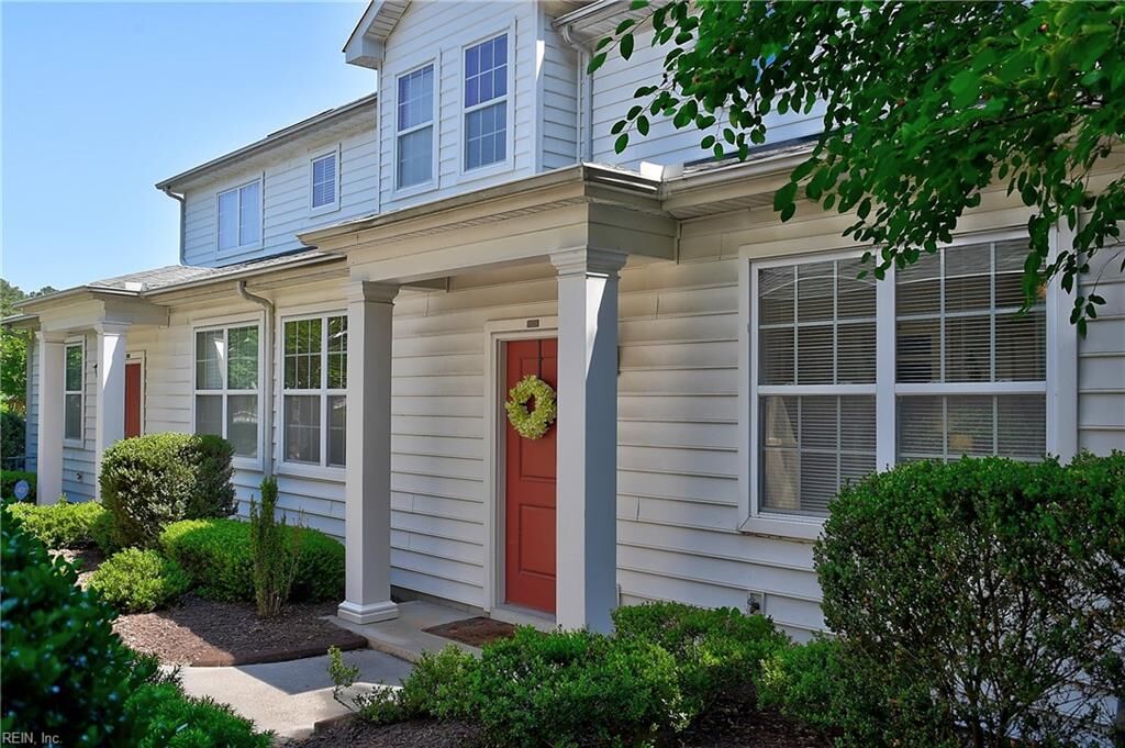 Property Photo:  4341 Farringdon Way  VA 23321 