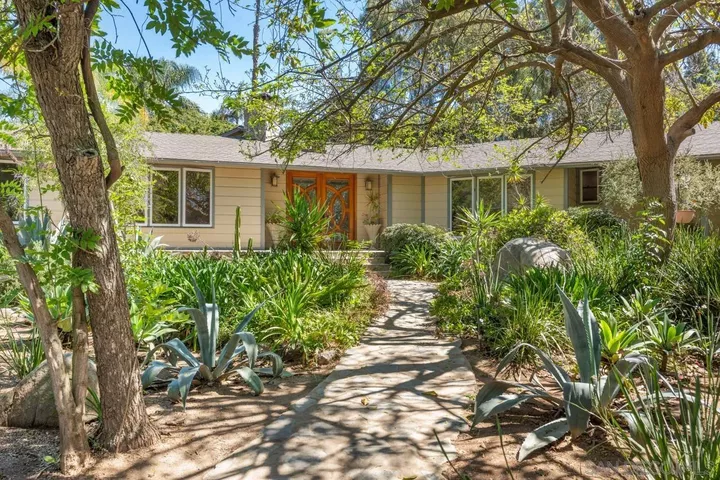 Property Photo: 10880 Hess Dr CA 91941