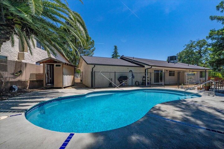 Property Photo:  790 Donna Court  CA 96003 